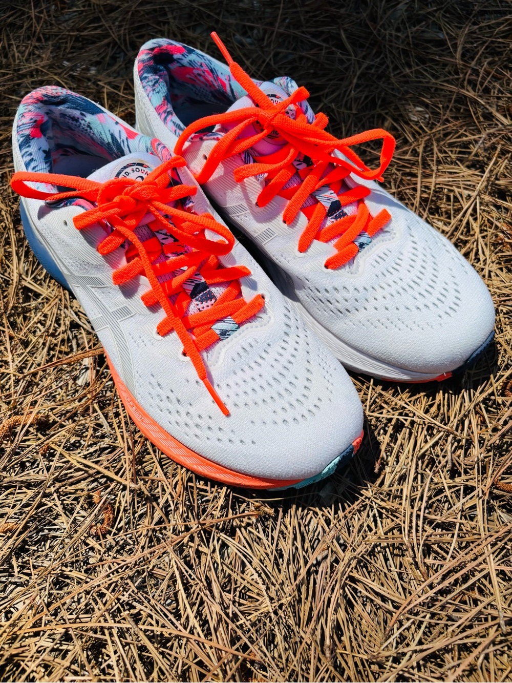 Asics Gel Kayano 28 Women’s White Running Shoes with Orange Laces Size 9.5 - Picture 5 of 13